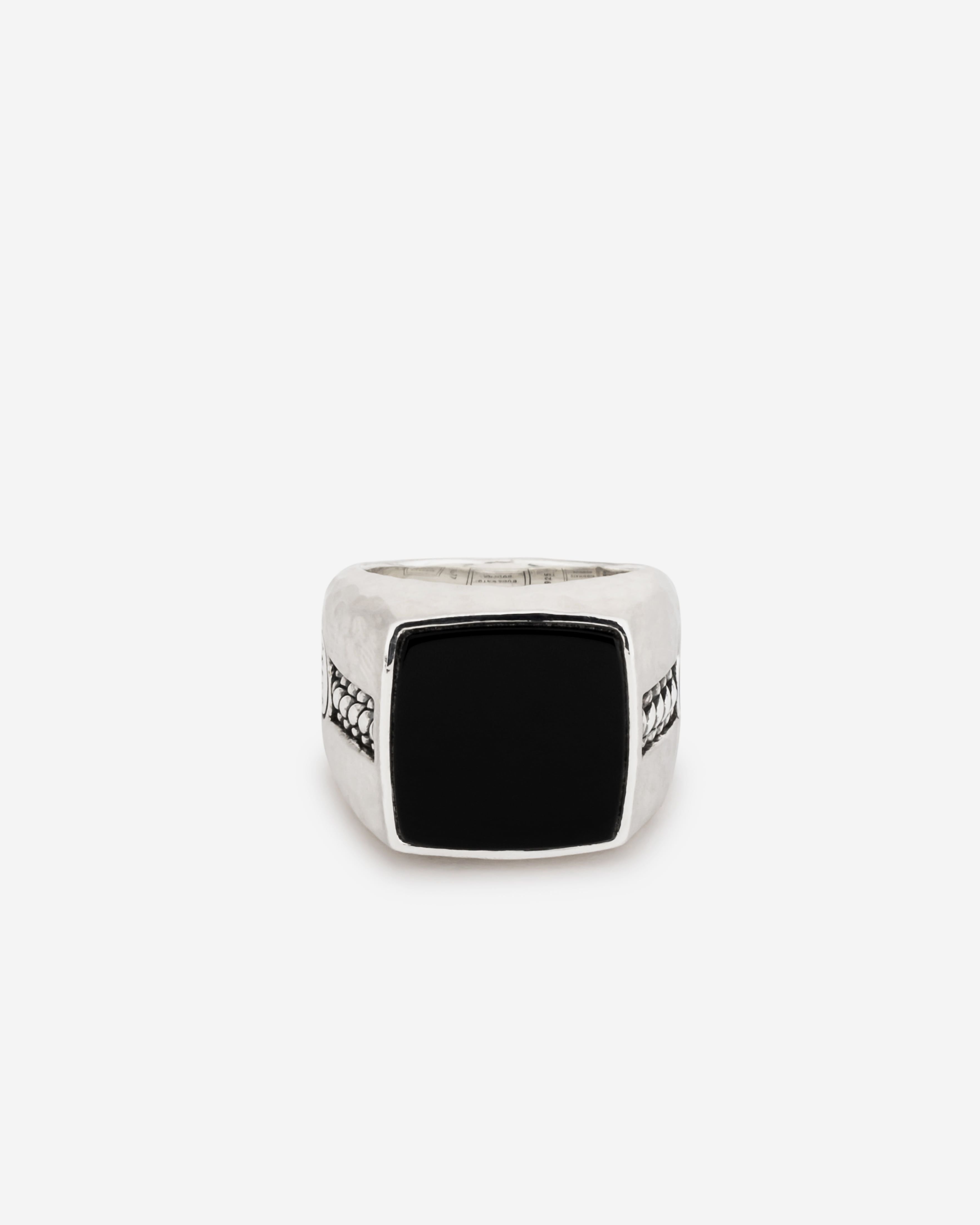 Buddha to Buddha Ring Tangguh Signet Onyx Zilver 001J020510120 hoofdfoto