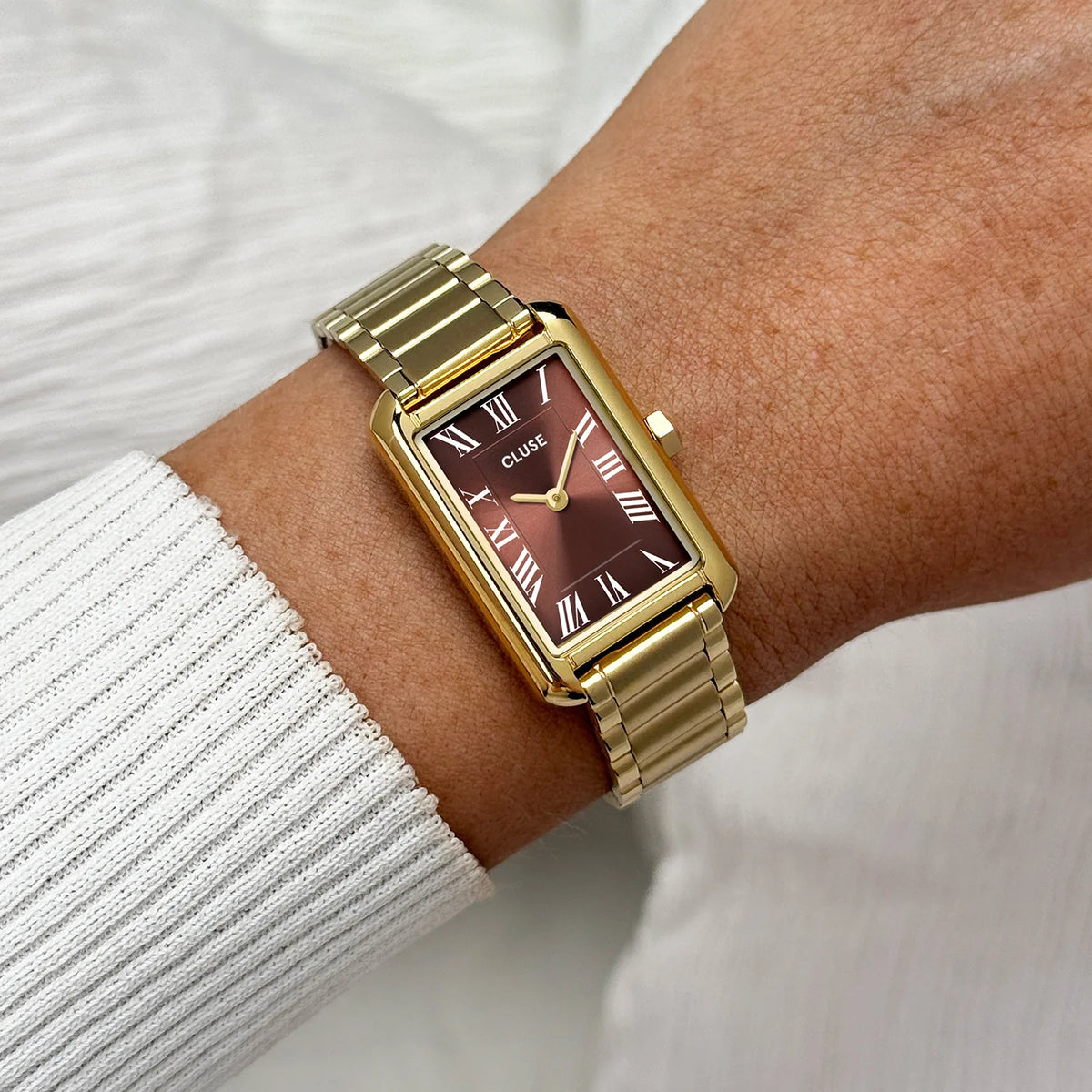 CLUSE Belisenna CW15010 – goudkleurig horloge met mocha wijzerplaat