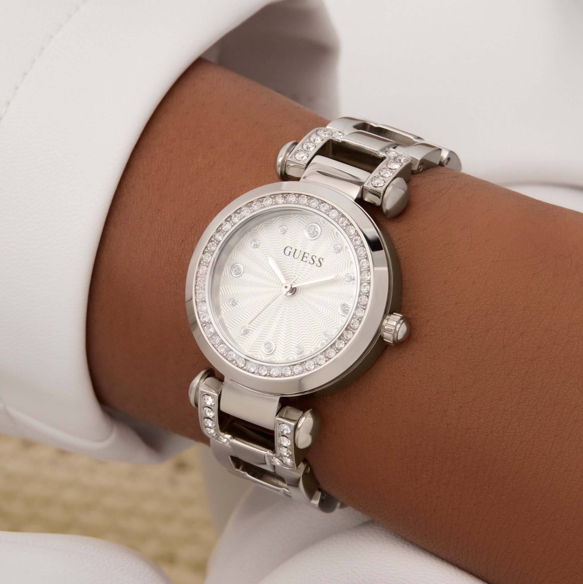 GUESS Ginger Zilverkleurig Dames Horloge GW0869L3 lifestyle N