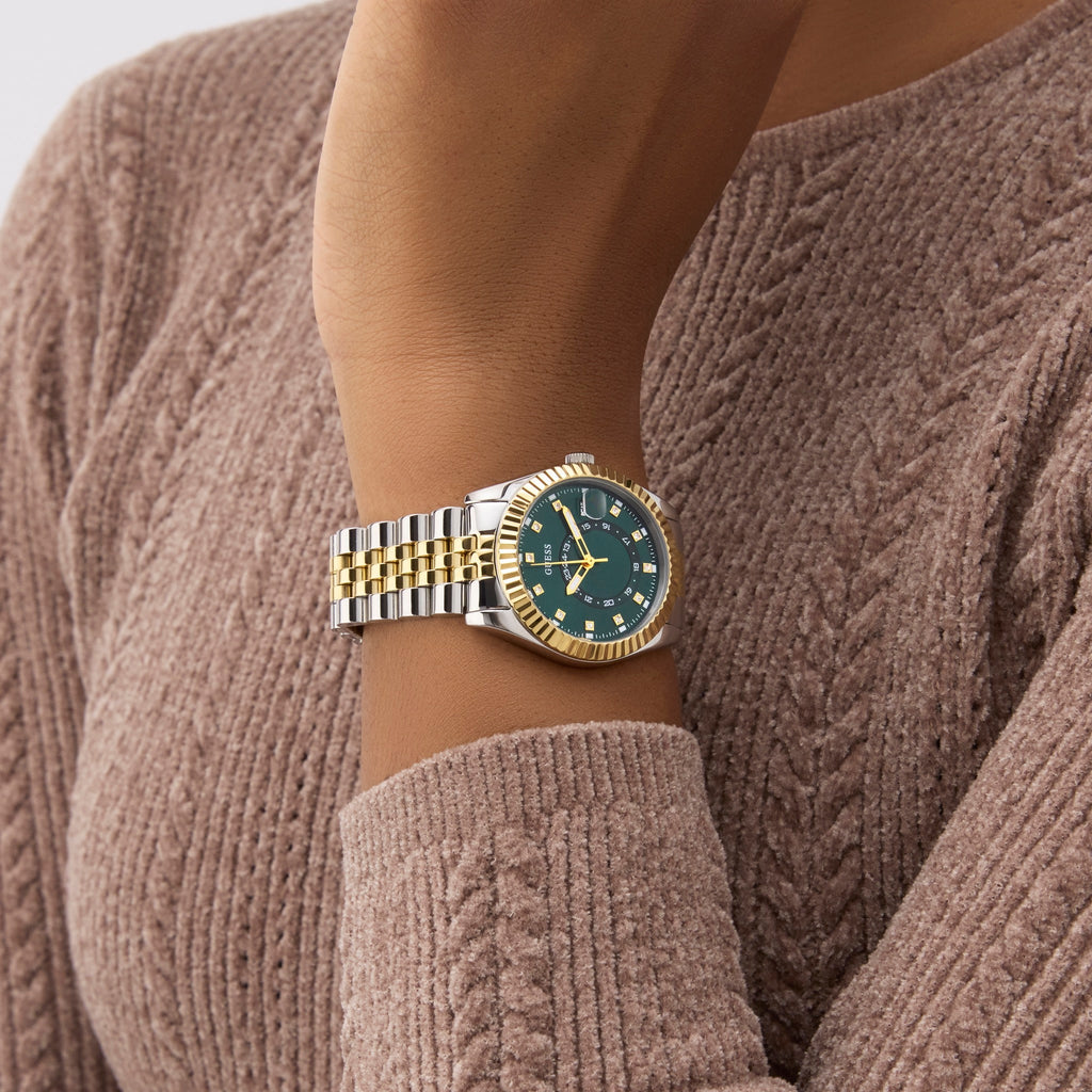 GUESS Jada Zilverkleurig Dames Horloge GW0936L3 lifestyle M