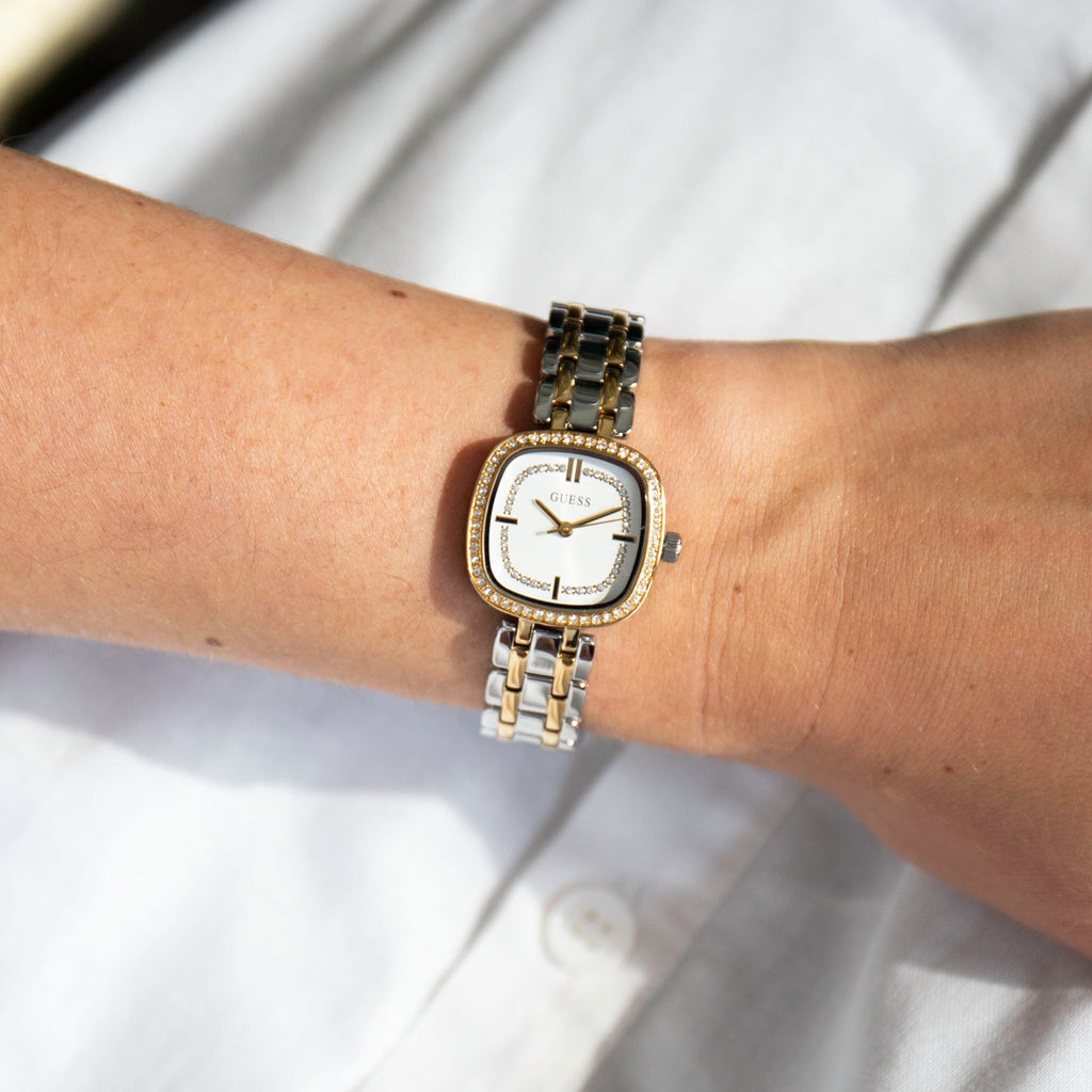 GUESS Hazel Zilverkleurig Dames Horloge GW1018L3 lifestyle N