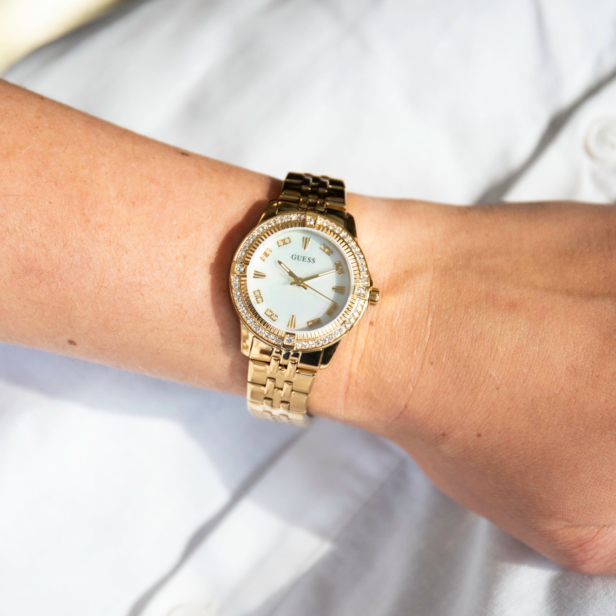 GUESS Colette Goudkleurig Dames Horloge GW1027L2 lifestyle N