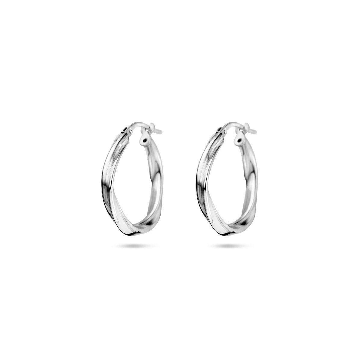 Zilver gerhodineerd oorringen