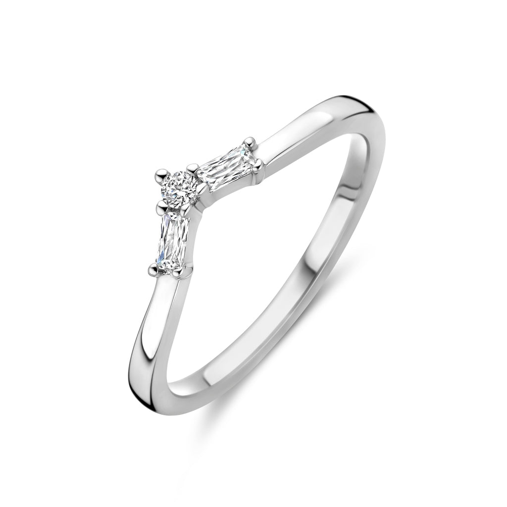 Ring v zirkonia