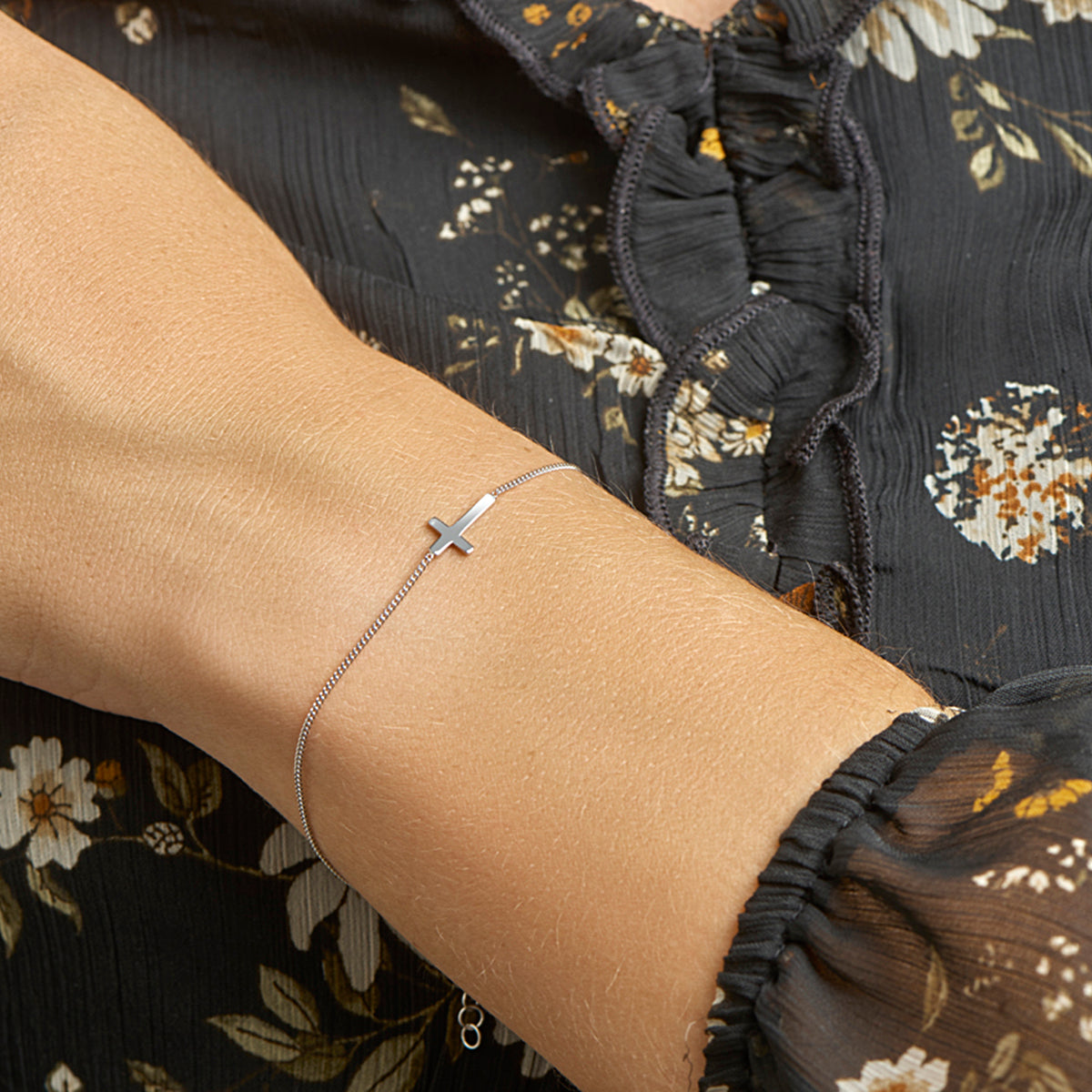 Armband kruis 17 + 3 cm
