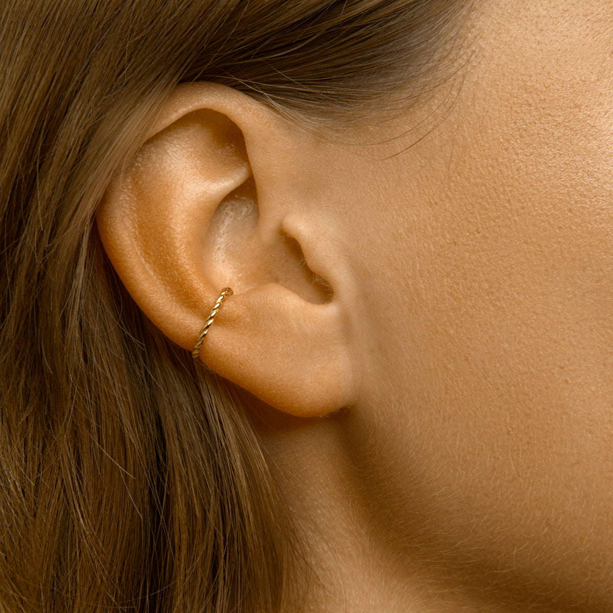 Earcuff gedraaid 1 micron