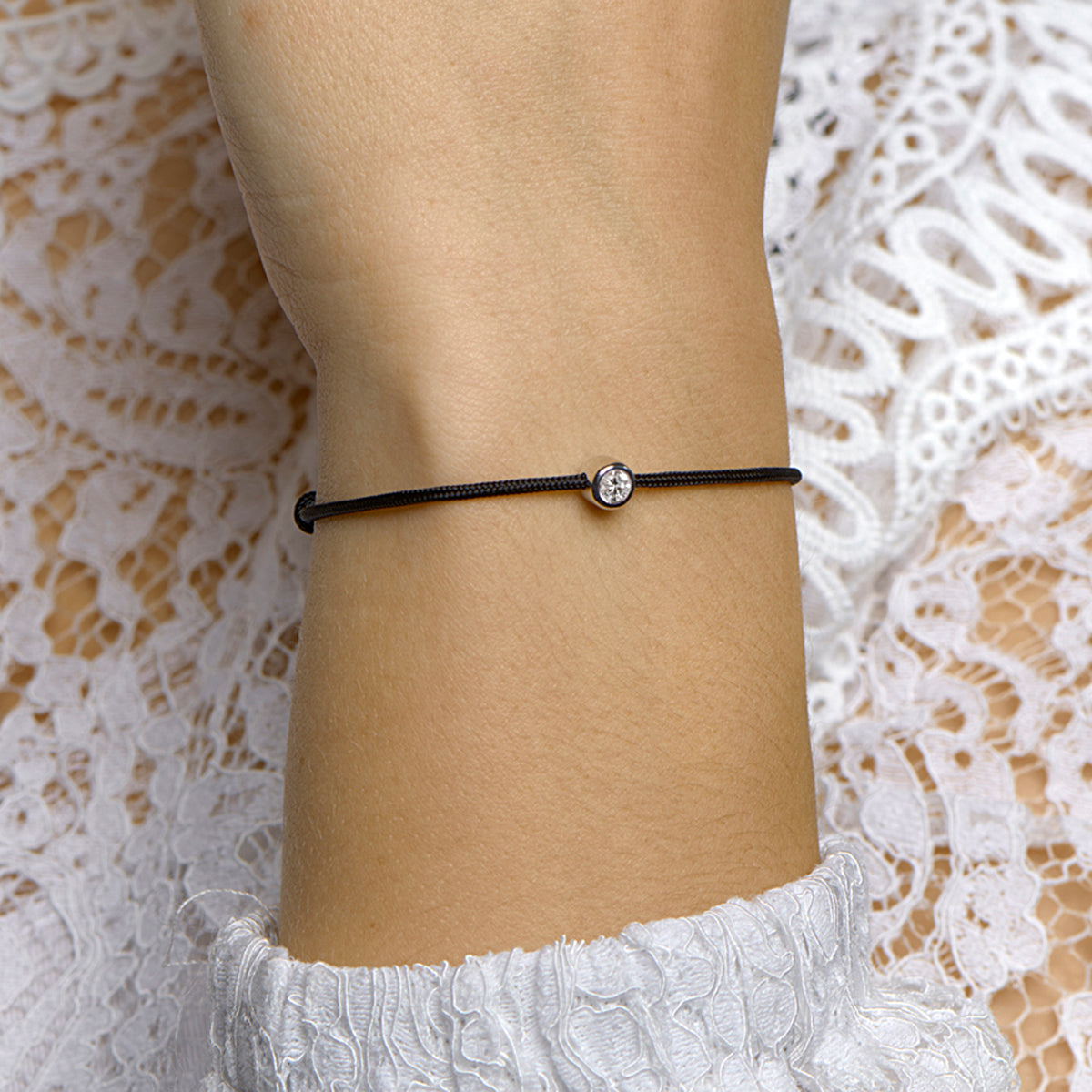 Armband katoen rondje zirkonia 15.5 + 2.5 cm