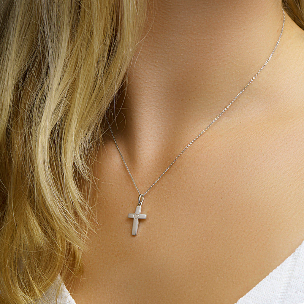 Zilver gerhodineerd kruis bedels