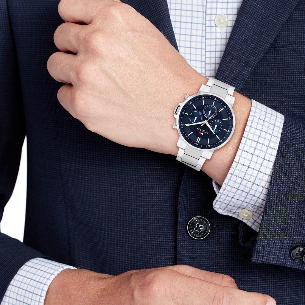 Tommy Hilfiger Tyson Zilverkleurig Herenhorloge met Blauwe Wijzerplaat TH1710588 - detailfoto 2